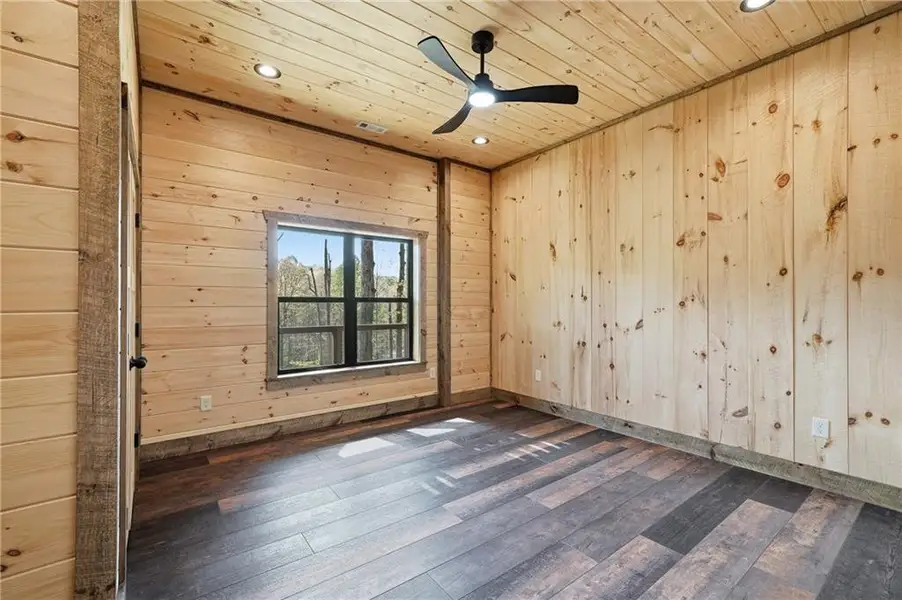 Image 50 of a home in .