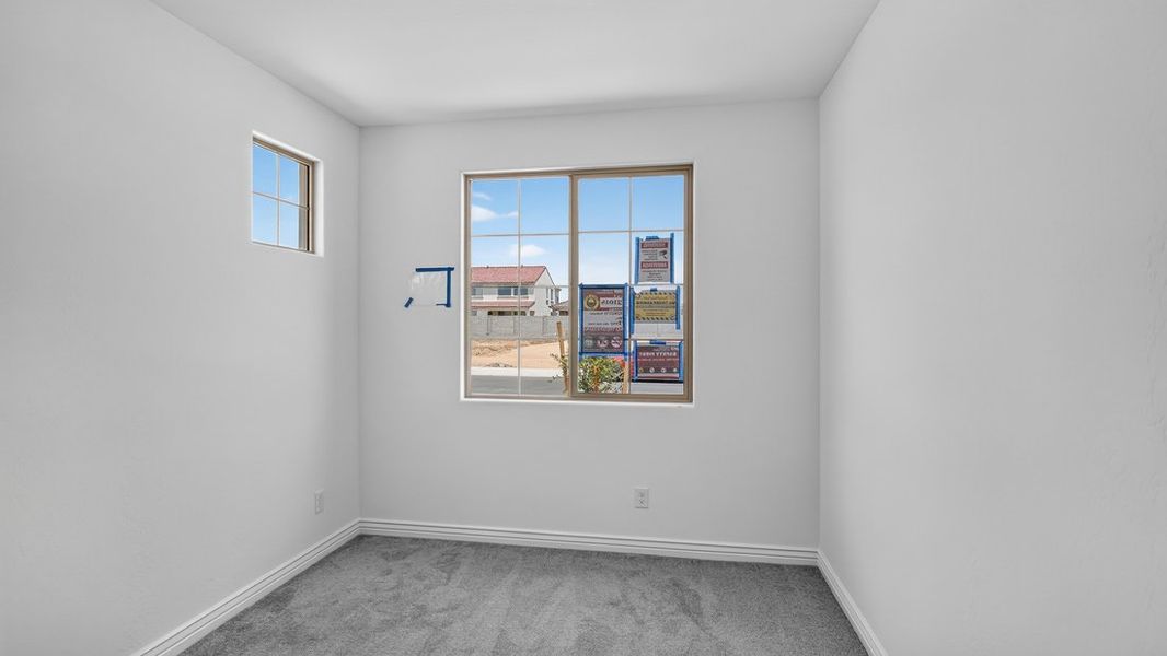 Spacious, unfurnished interior of a new home in Allen Ranches, Litchfield Park (Image 16).