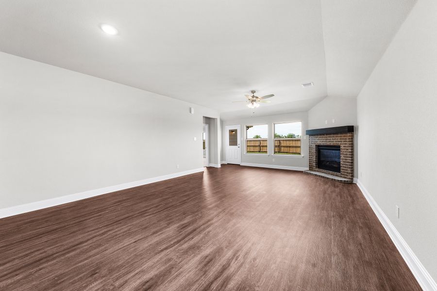 Spacious, unfurnished interior of a new home in Fox Landing, Caddo Mills (Image 14).