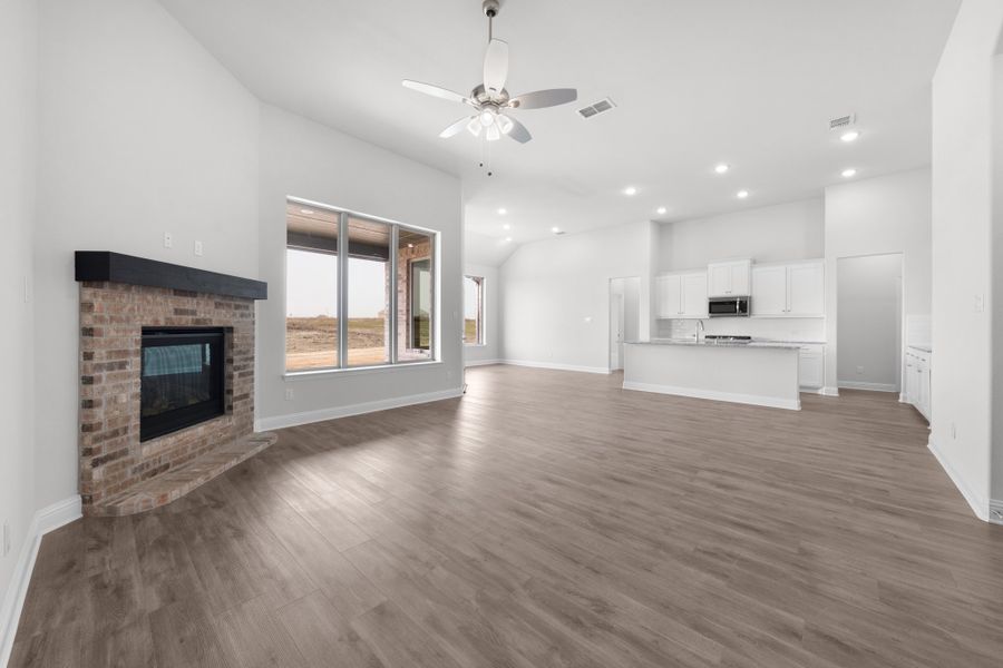 Spacious, unfurnished interior of a new home in Berkshire Estates, Mesquite (Image 28).