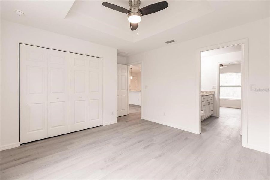 Spacious, unfurnished interior of a new home in , Punta Gorda (Image 27).