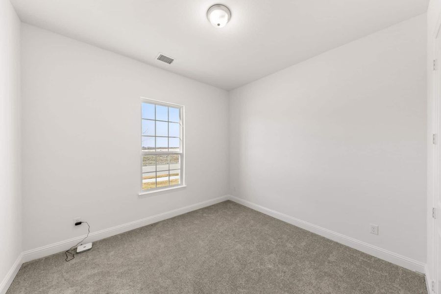 Representative unfurnished interior of a home built from the Belton by UnionMain Homes in Myrtle Creek, Waxahachie (Image 23). Representative unfurnished interior of a home built from the Belton by UnionMain Homes in Myrtle Creek, Waxahachie (Image 23).