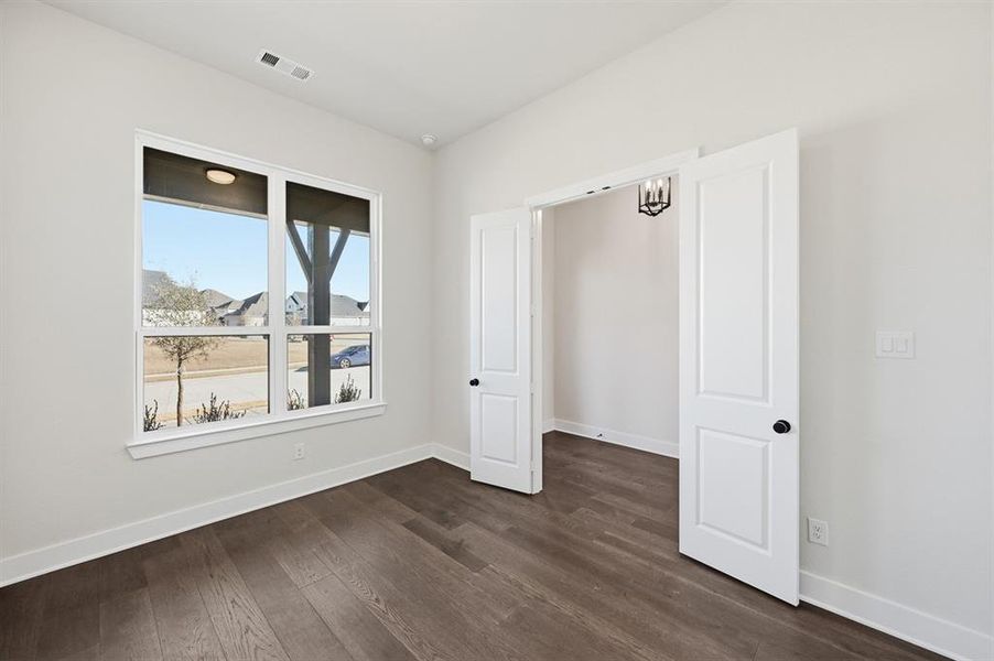 Spacious, unfurnished interior of a new home in Ridge Crossing, Waxahachie (Image 18). Spacious, unfurnished interior of a new home in Ridge Crossing, Waxahachie (Image 18).
