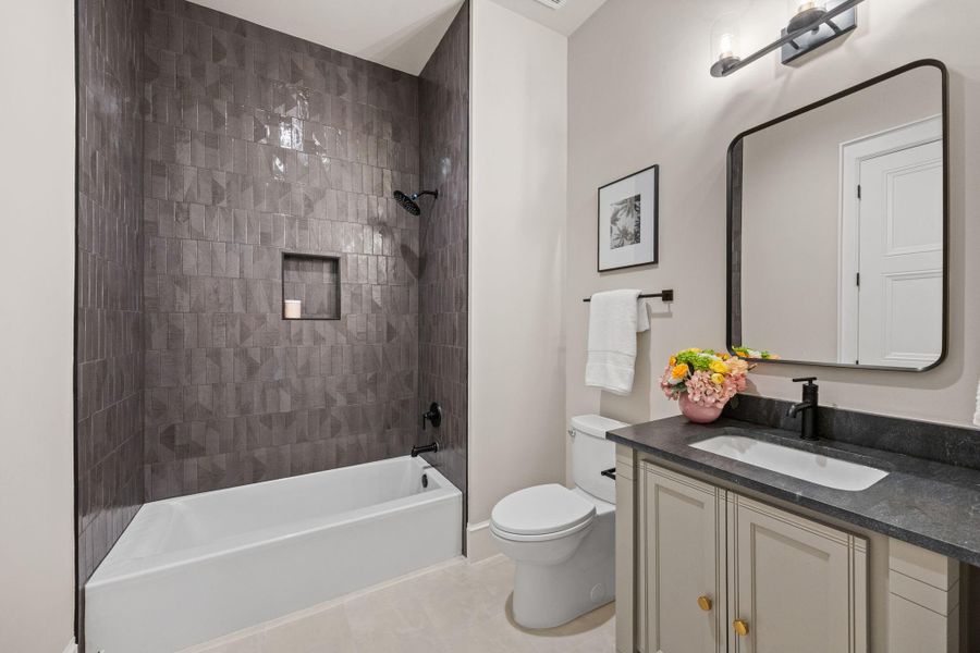 Full bath connected to the Study w/ public entrance from the front entry.