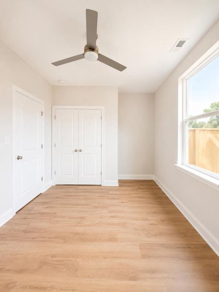 Spacious, unfurnished interior of a new home in , North Charleston (Image 9).