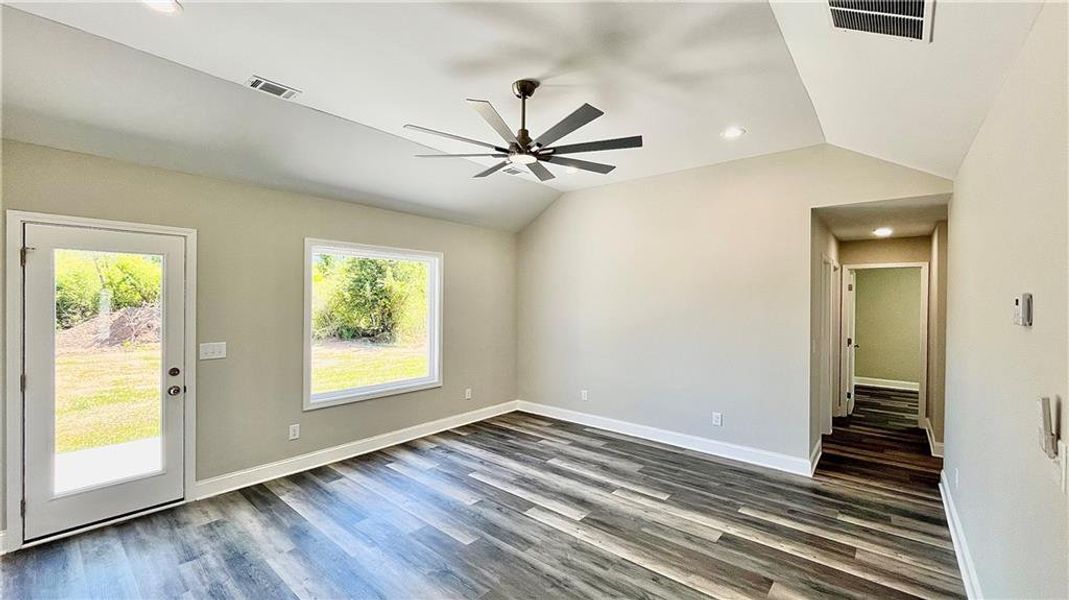 Spacious, unfurnished interior of a new home in , Griffin (Image 14).