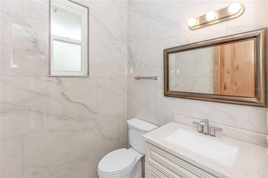 Furnished interior view inside a new home in , Orlando (Image 18).