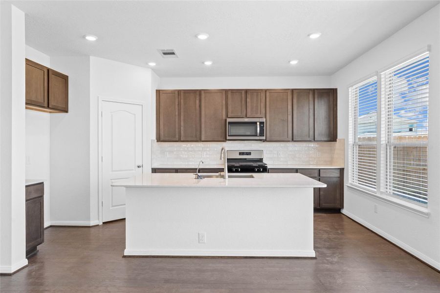 Furnished interior view inside a new home in Olympia Falls, Fresno (Image 6).