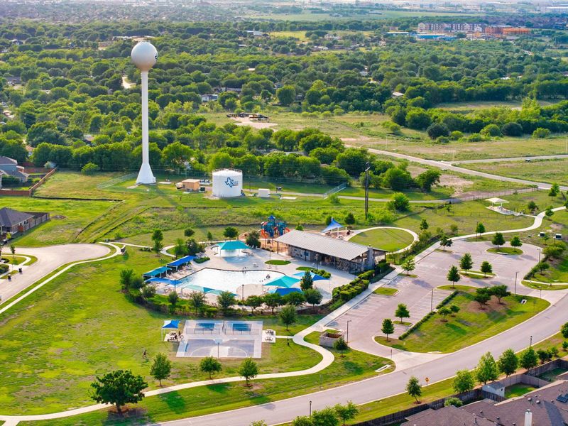 World class amenities, including a swimming pool, splash pad, pickleball courts, dog park, and extensive trail system. World class amenities, including a swimming pool, splash pad, pickleball courts, dog park, and extensive trail system.