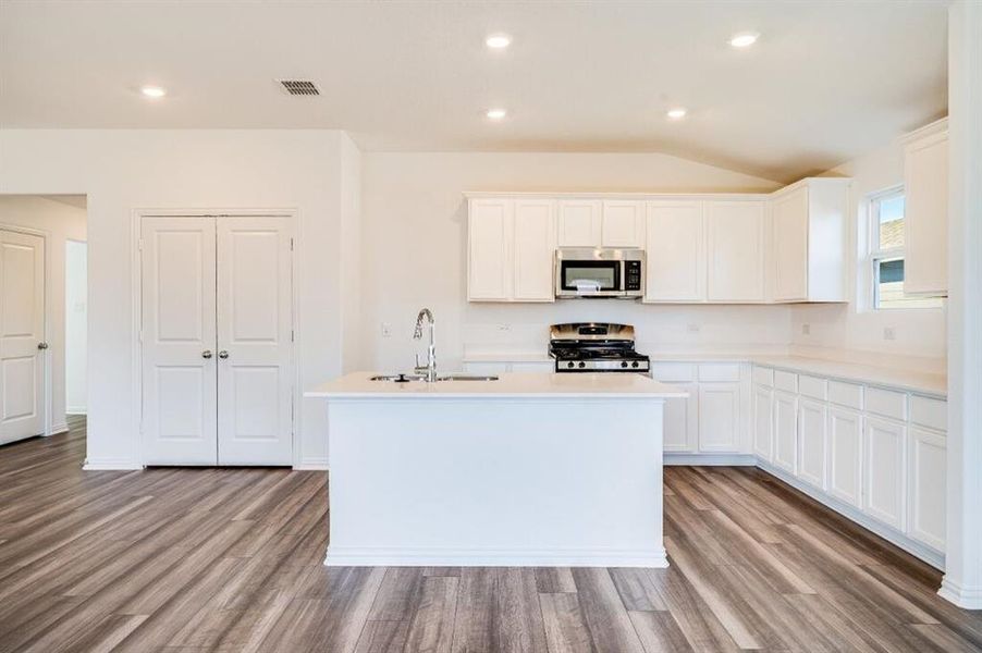 Furnished interior view inside a new home in River Ridge, Crandall (Image 5). Furnished interior view inside a new home in River Ridge, Crandall (Image 5).