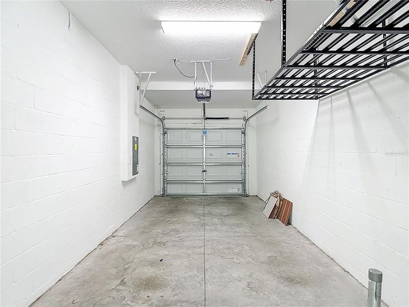 Spacious, unfurnished interior of a new home in , Land O' Lakes (Image 25).