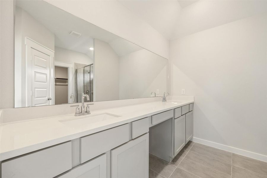 Furnished interior view inside a new home in River Ranch, Dayton (Image 9).