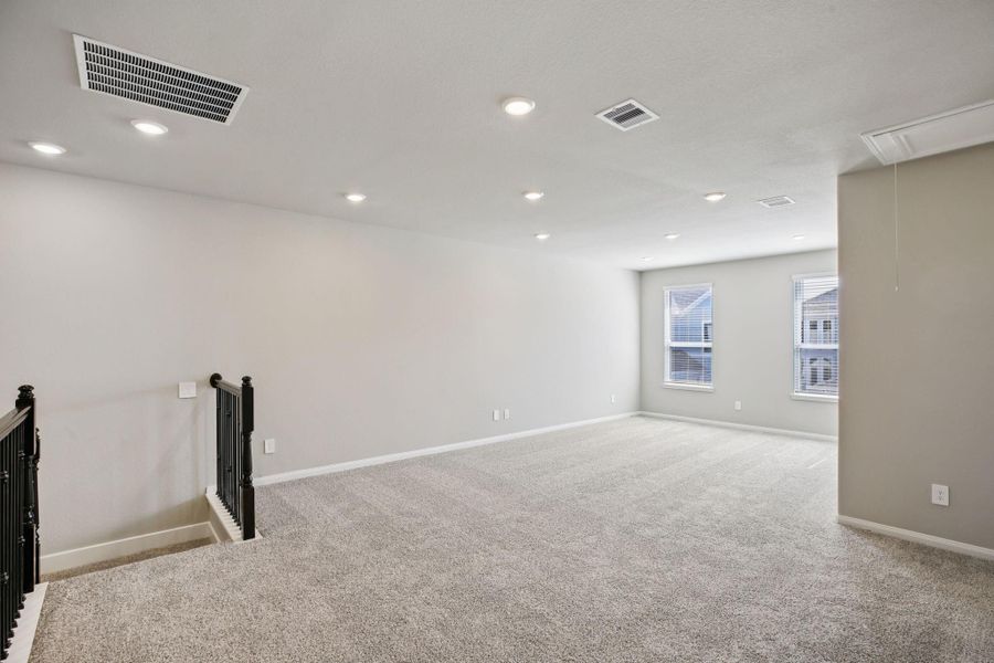 Spacious, unfurnished interior of a new home in Kemah Crossing - Luxe Series, Kemah (Image 20).