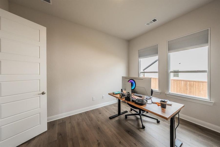 Furnished interior view inside a new home in Sweetgrass, Haslet (Image 19). Furnished interior view inside a new home in Sweetgrass, Haslet (Image 19).