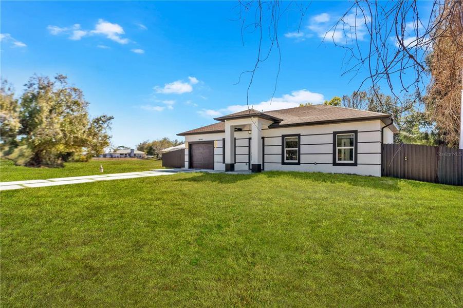 Exterior details and patio area of a home in , Punta Gorda (Image 3).