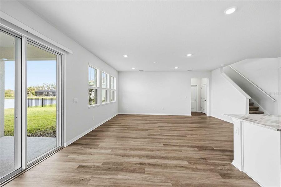 Spacious, unfurnished interior of a new home in Coddington, Bradenton (Image 22).