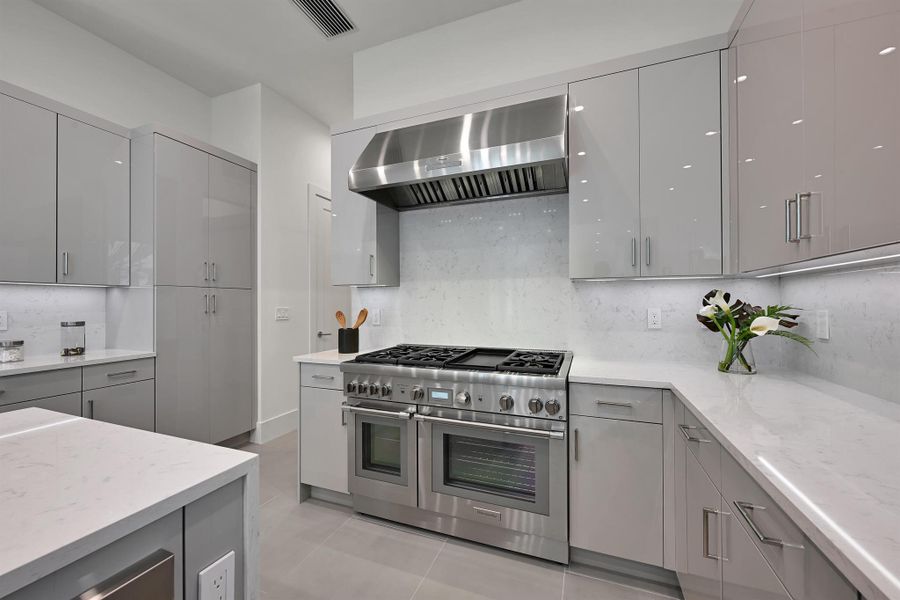 Spacious, unfurnished interior of a new home in , Delray Beach (Image 30).