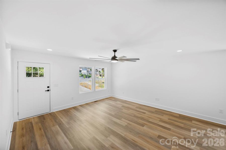 Spacious, unfurnished interior of a new home in , Salisbury (Image 24).