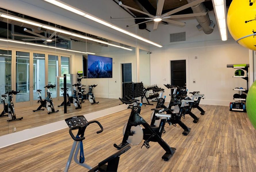 Community amenities in South Oak, Lakewood Village (Image 17).