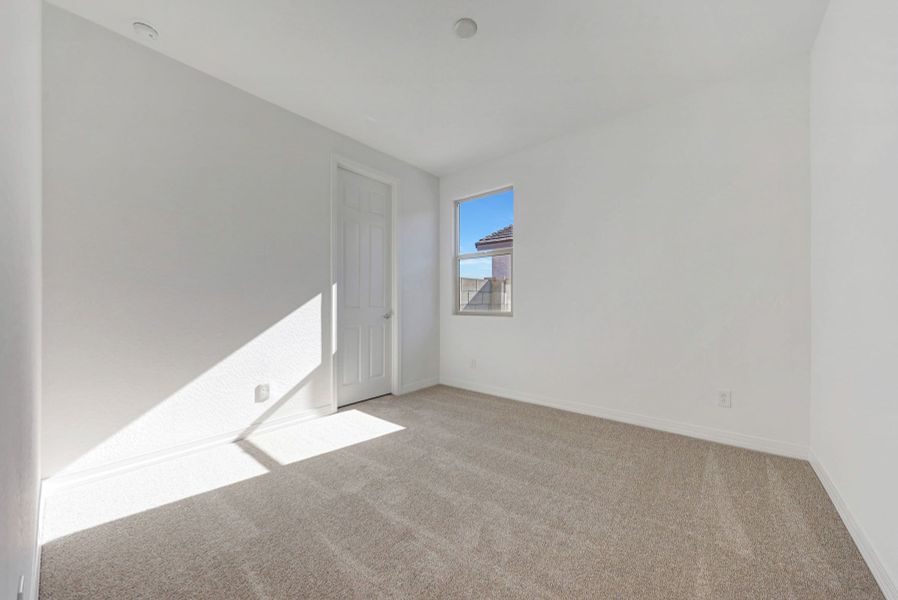 Spacious, unfurnished interior of a new home in Tierra Vistoso, Surprise (Image 12).
