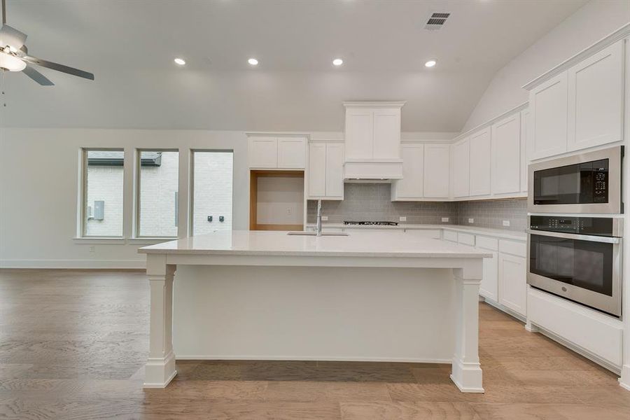 Furnished interior view inside a new home in Edgewater, Fate (Image 14).