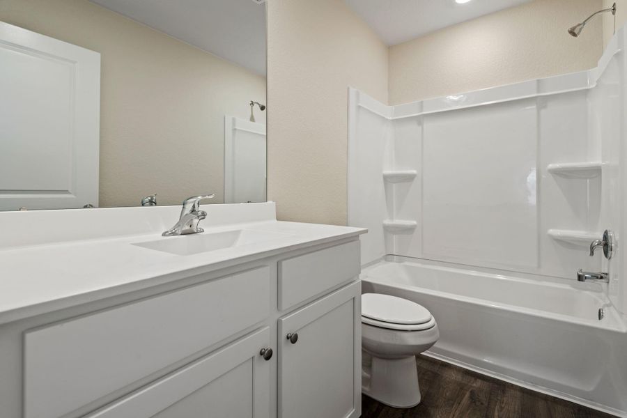 Furnished interior view inside a new home in Sweetwater Ridge, Conroe (Image 5). Furnished interior view inside a new home in Sweetwater Ridge, Conroe (Image 5).