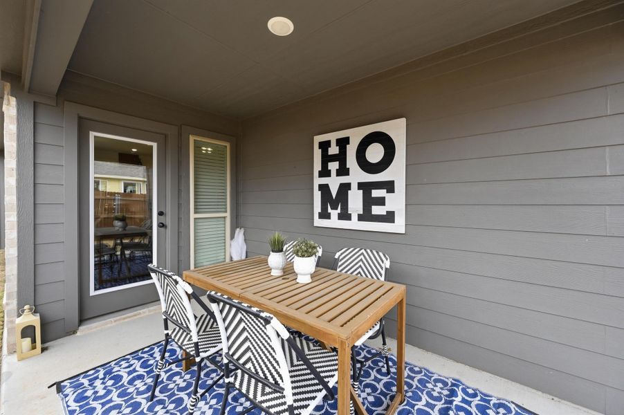 Exterior details and patio area of a home in Trail Creek, Cleburne (Image 4).