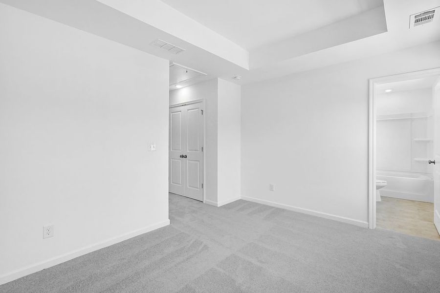 Spacious, unfurnished interior of a new home in Hampton Trace, Marietta (Image 13).