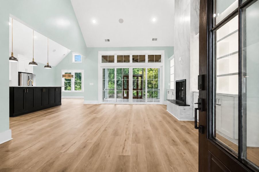 Spacious, unfurnished interior of a new home in , Hollywood (Image 74). Spacious, unfurnished interior of a new home in , Hollywood (Image 74).