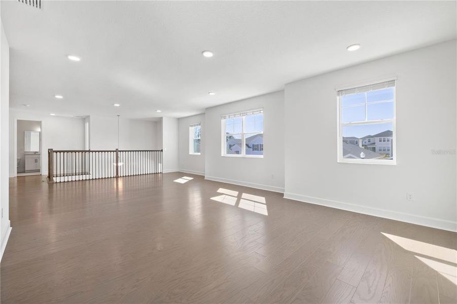 Spacious, unfurnished interior of a new home in , Winter Garden (Image 53).