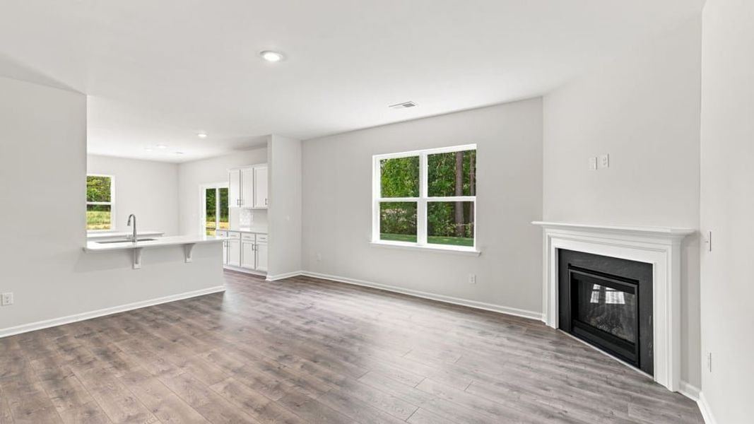 Spacious, unfurnished interior of a new home in Hunters Ridge, Woodruff (Image 27).