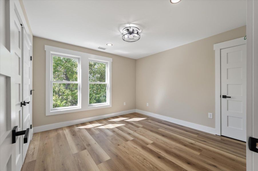 Spacious, unfurnished interior of a new home in , Charleston (Image 20).