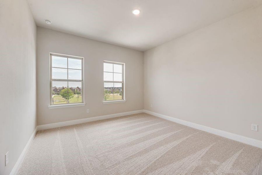 Spacious, unfurnished interior of a new home in Bayside, Rowlett (Image 34).