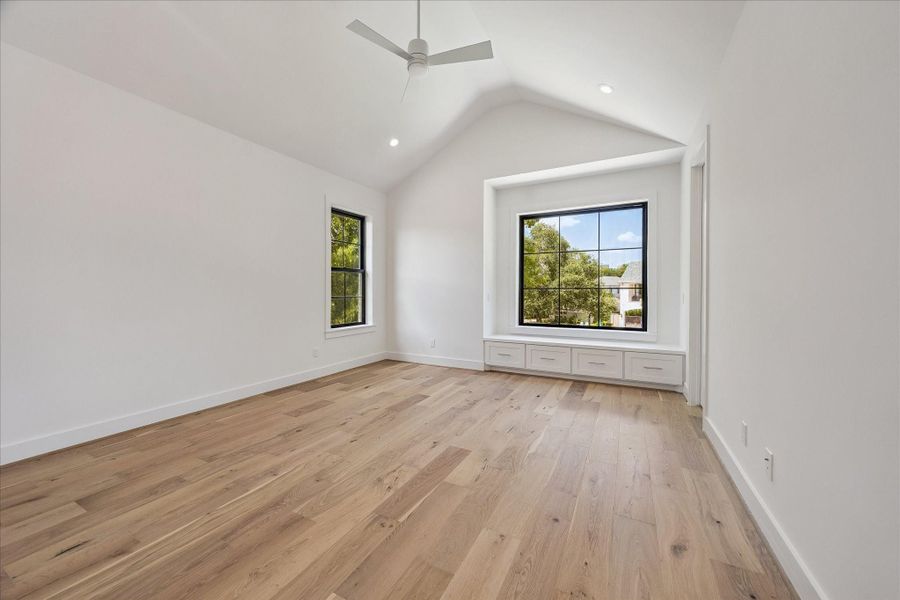 Spacious, unfurnished interior of a new home in , Houston (Image 15).