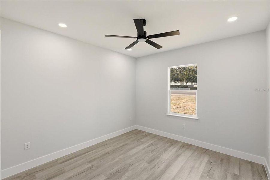 Spacious, unfurnished interior of a new home in , Sebring (Image 23).