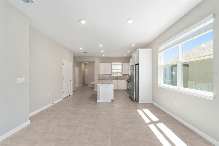 Spacious, unfurnished interior of a new home in , Ocala (Image 29).