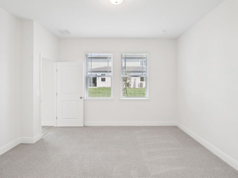 Spacious, unfurnished interior of a new home in Cyrene at Minneola, Minneola (Image 11).