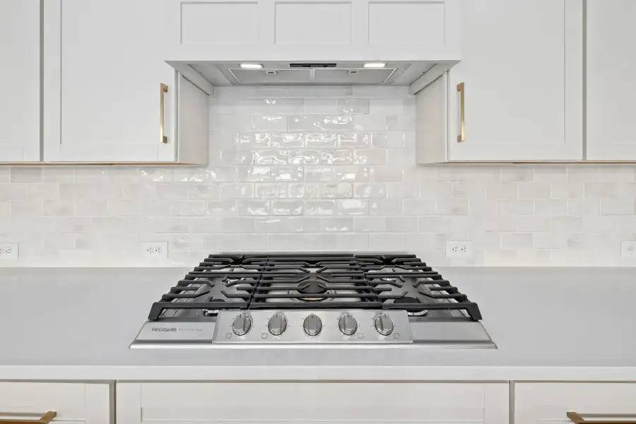 Representative interior finishes for a home built from the Aurora by Riverside Homes in Sagebrush at EverRange, Jacksonville (Image 22).