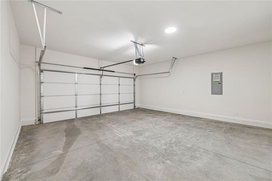 Spacious, unfurnished interior of a new home in Aberdeen, Hoschton (Image 22).