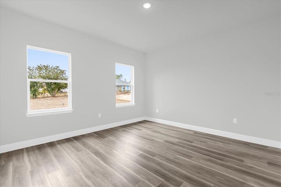 Spacious, unfurnished interior of a new home in , Ocala (Image 31).