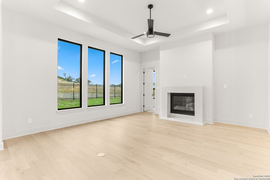 Spacious, unfurnished interior of a new home in Esperanza - 70', Boerne (Image 42).