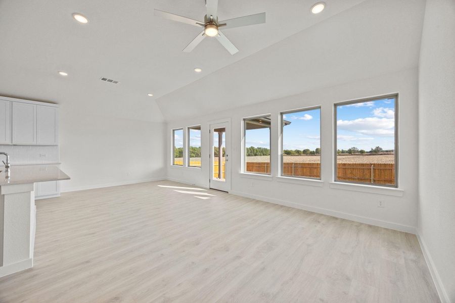 Spacious, unfurnished interior of a new home in Prairie Winds, Hutto (Image 21).
