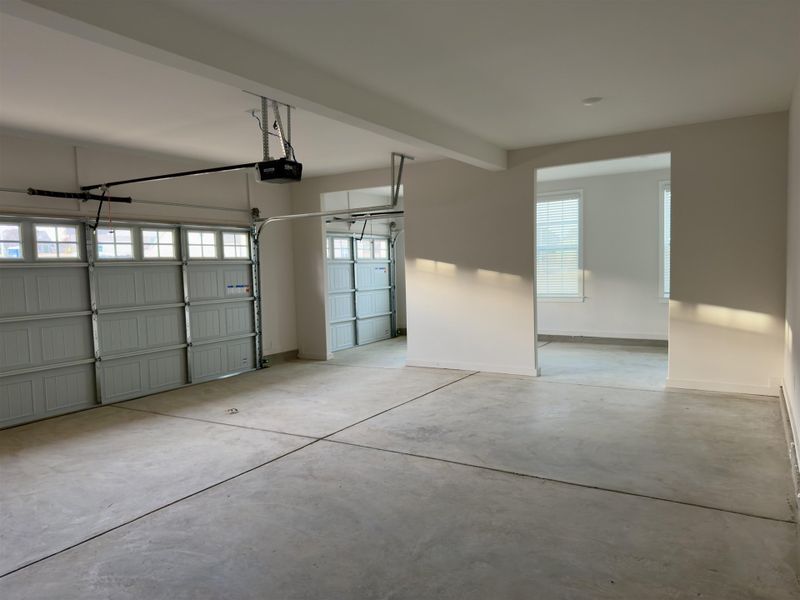 Spacious, unfurnished interior of a new home in White Oak, Arlington (Image 7). Spacious, unfurnished interior of a new home in White Oak, Arlington (Image 7).