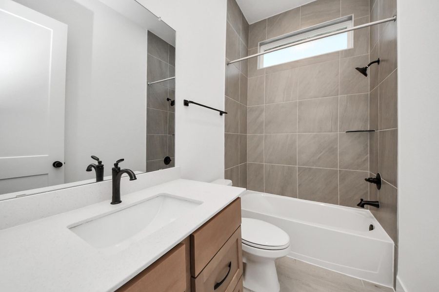 Furnished interior view inside a new home in Meridiana 50's, Manvel (Image 13).