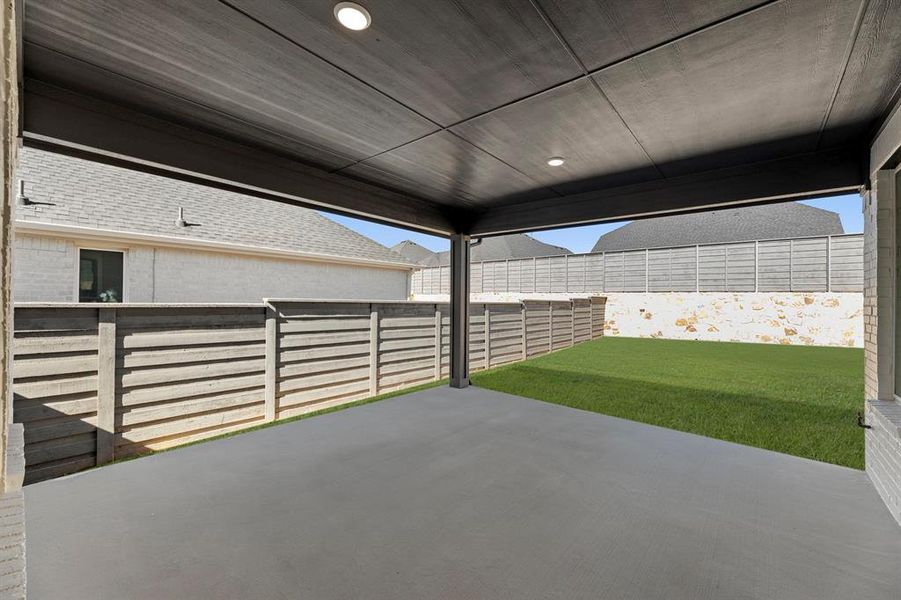 25. 7204 Camilla - Patio