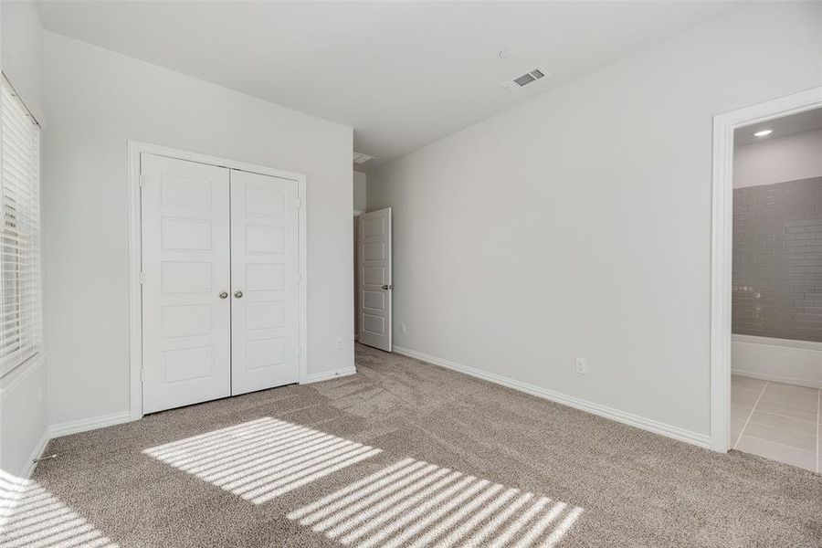 Spacious, unfurnished interior of a new home in Wade Settlement Townhomes, Frisco (Image 27).
