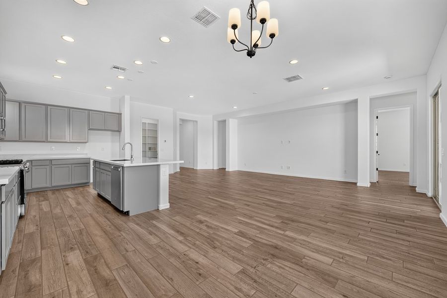 Spacious, unfurnished interior of a new home in Combs Ranch, San Tan Valley (Image 16).