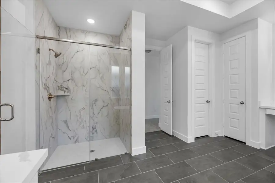 Representative image. Features, specifications, selections and colors may vary.