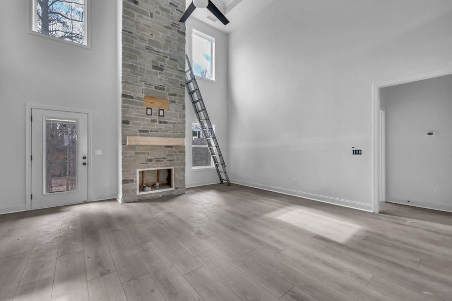Spacious, unfurnished interior of a new home in Bellshire, Clarksville (Image 9). Spacious, unfurnished interior of a new home in Bellshire, Clarksville (Image 9).