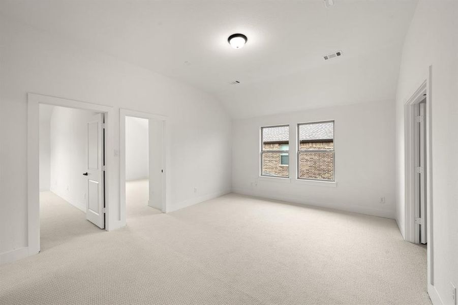 Spacious, unfurnished interior of a new home in Hawkins Meadows, Midlothian (Image 31).